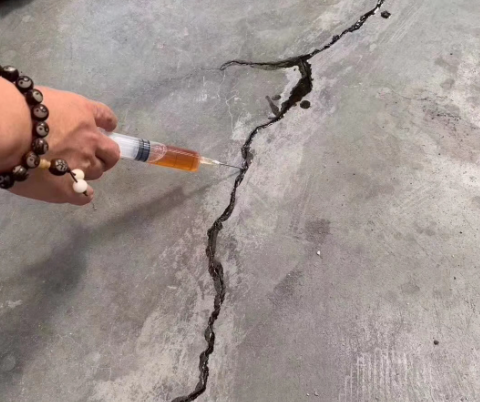 长垣混凝土裂缝修补技术详解​